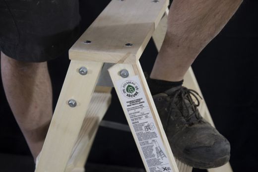 Escabeau à chevalet en bois massif 3 pieds